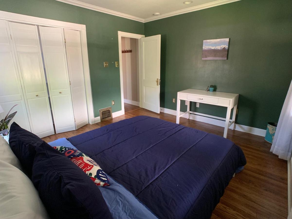 Private Room In West Highlands House Денвер Екстер'єр фото